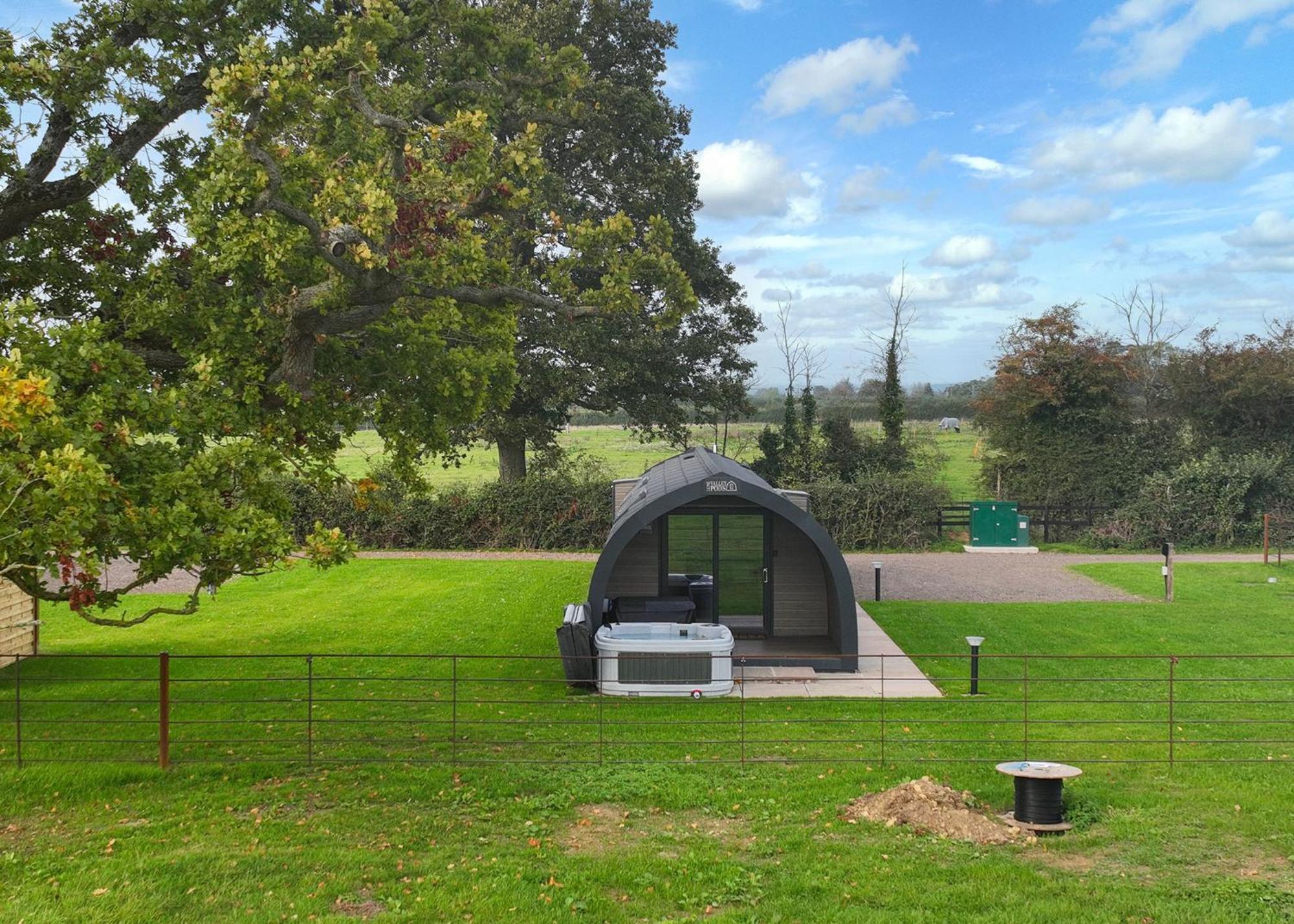 Firtree Farm Lodges Yeovil Exterior photo