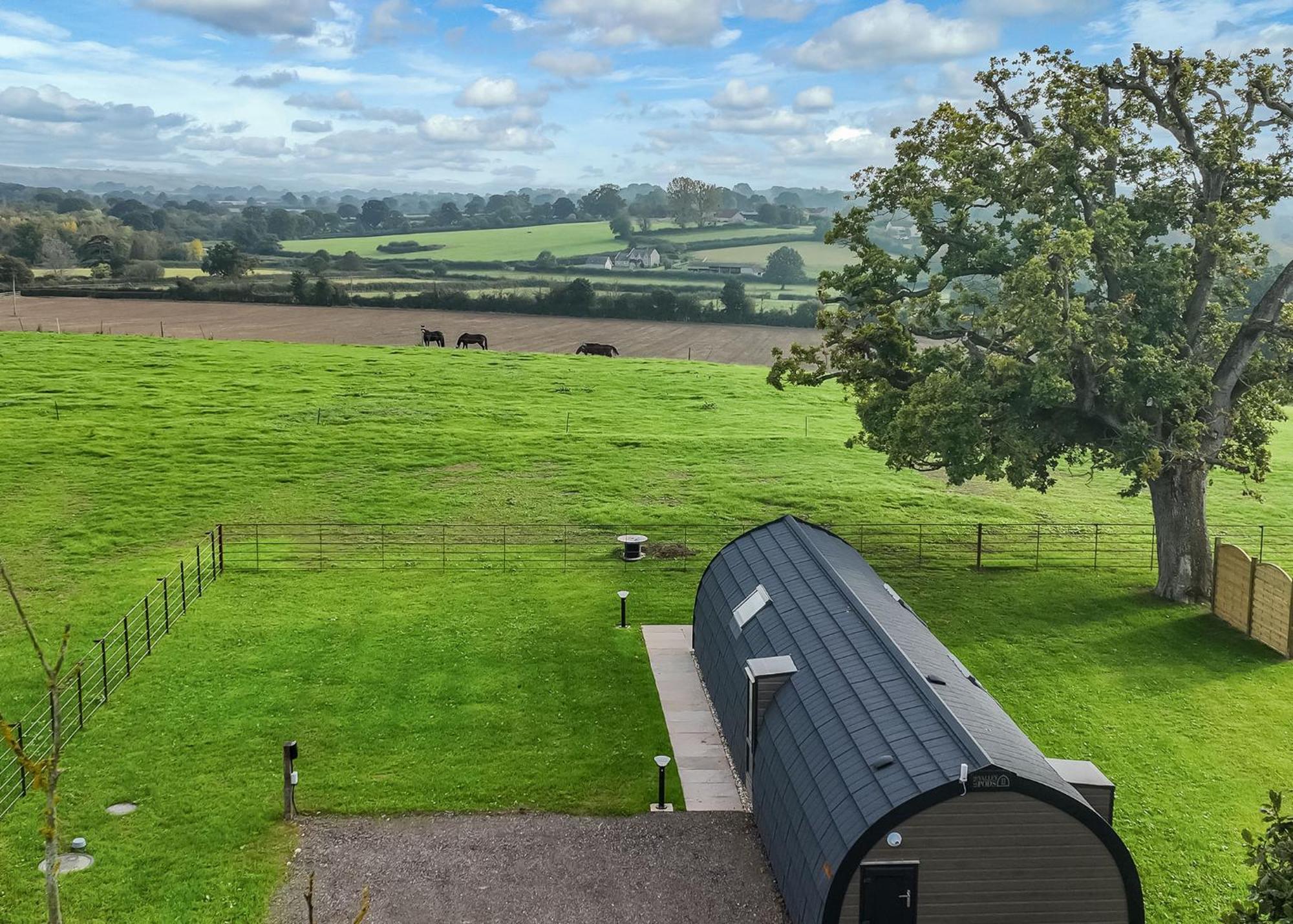 Firtree Farm Lodges Yeovil Exterior photo